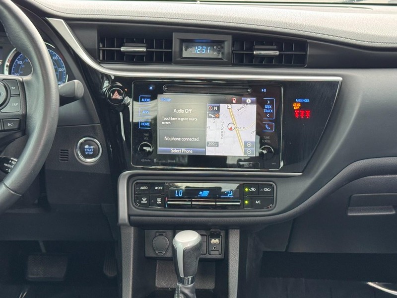 Toyota Corolla Vehicle Image 13