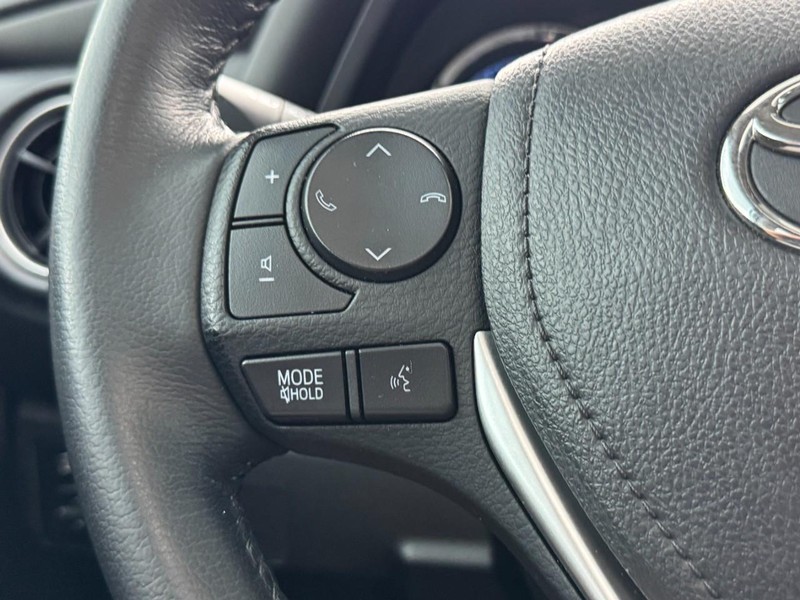 Toyota Corolla Vehicle Image 16