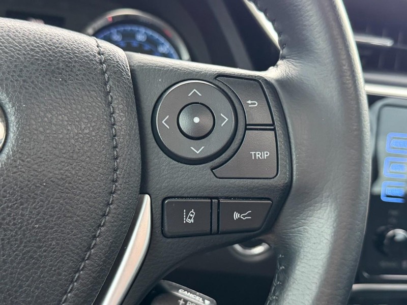 Toyota Corolla Vehicle Image 17