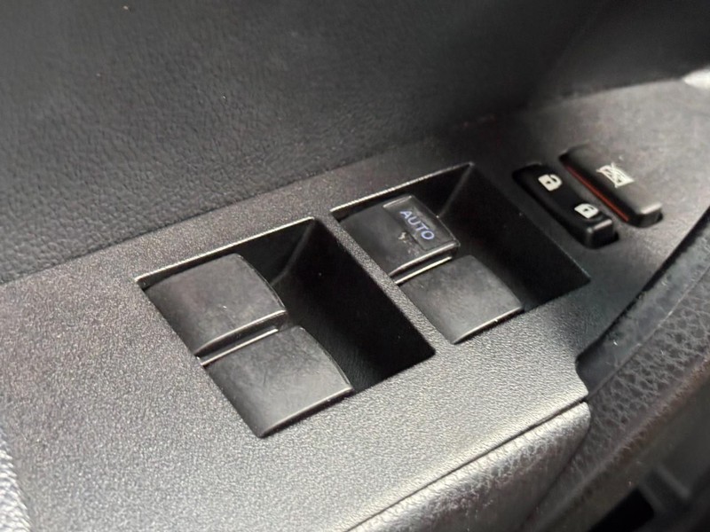 Toyota Corolla Vehicle Image 22