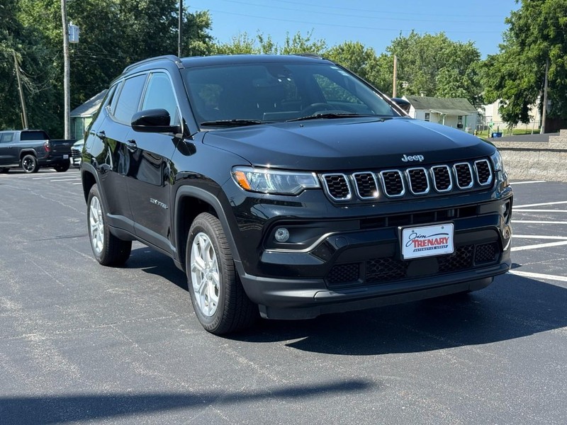Jeep Compass Vehicle Image 02