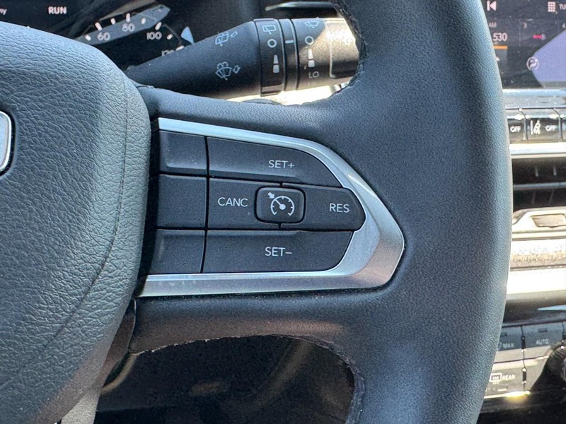 Jeep Compass Vehicle Image 17