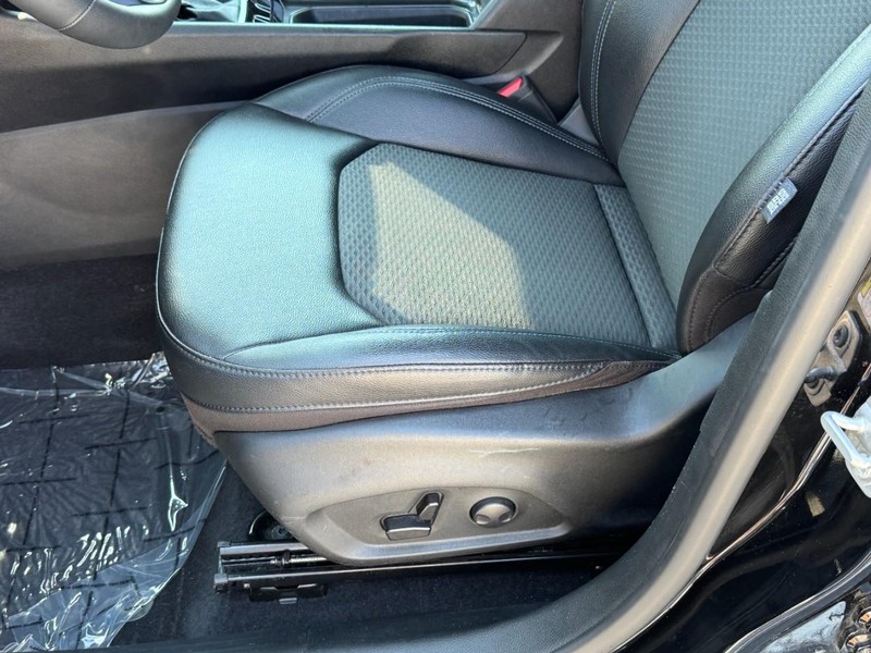 Jeep Compass Vehicle Image 23