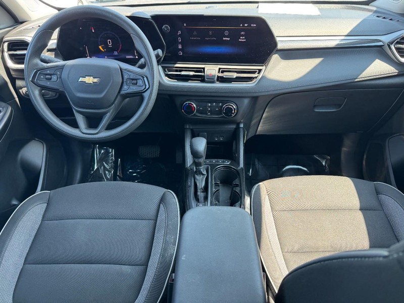 Chevrolet TrailBlazer Vehicle Image 11