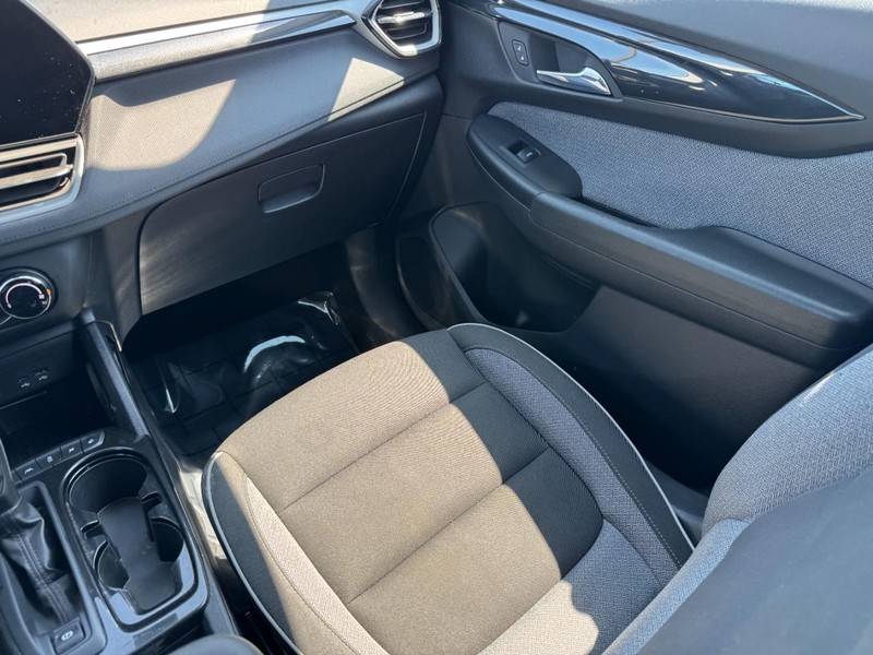 Chevrolet TrailBlazer Vehicle Image 15