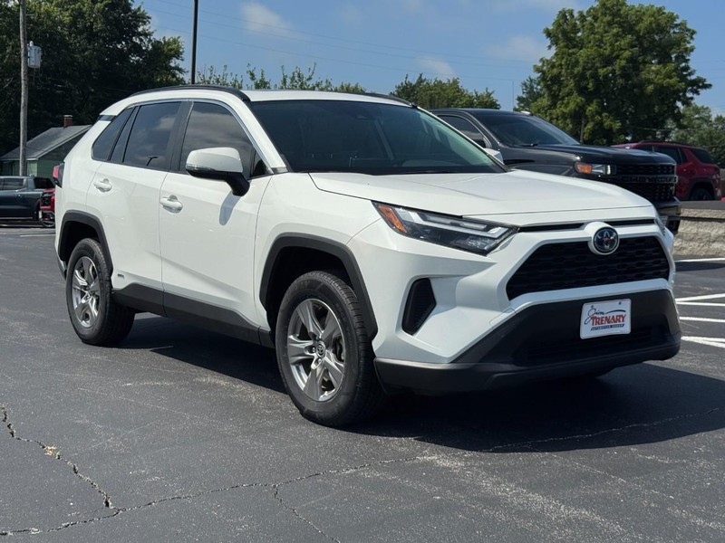 Toyota RAV4 Vehicle Image 02