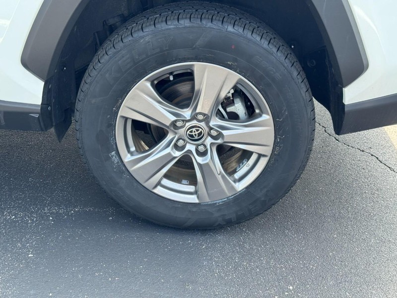 Toyota RAV4 Vehicle Image 07