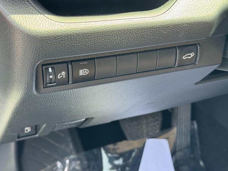 Toyota RAV4 Vehicle Image 19