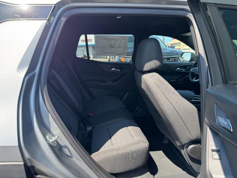 Chevrolet Equinox Vehicle Image 06