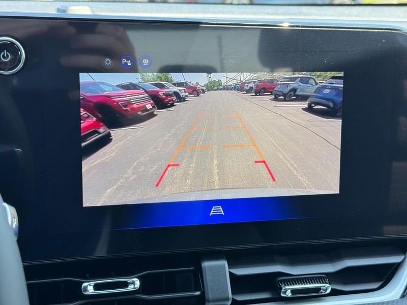 Chevrolet Equinox Vehicle Image 14
