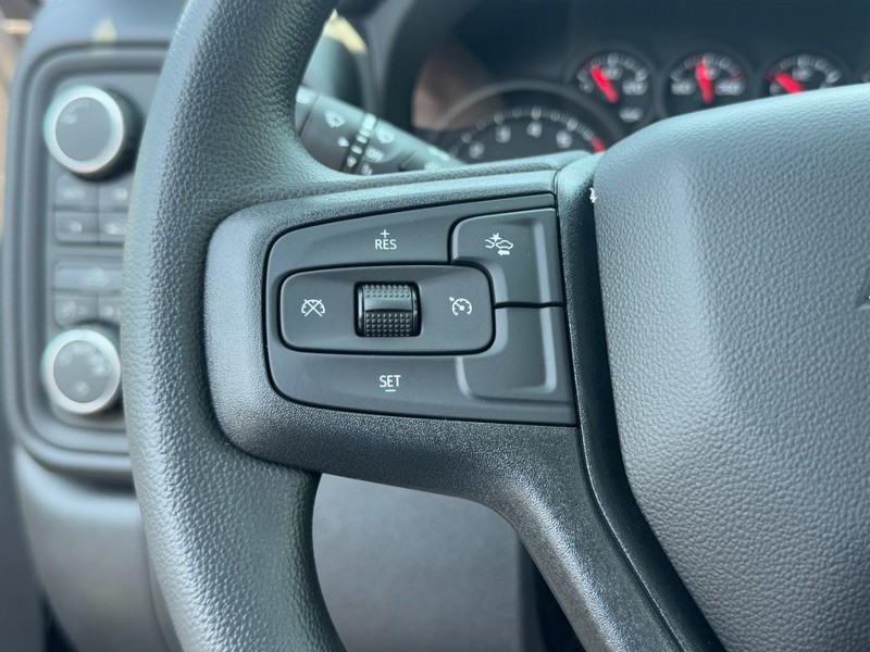Chevrolet Silverado 1500 Vehicle Image 11