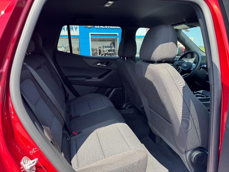 Chevrolet Equinox Vehicle Image 10