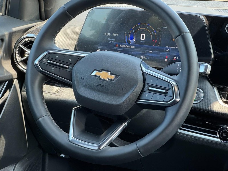 Chevrolet Equinox Vehicle Image 12