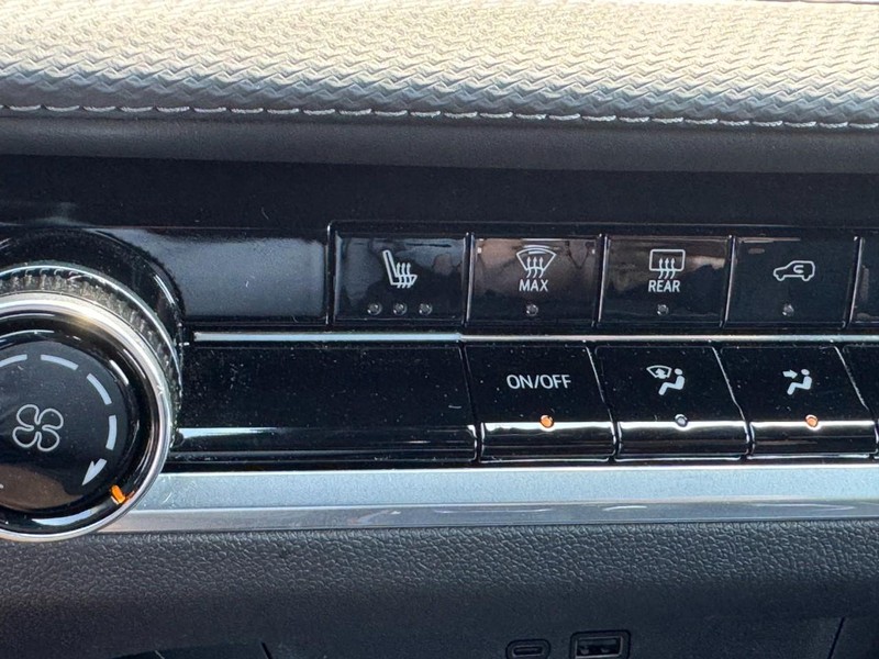 Chevrolet Equinox Vehicle Image 21