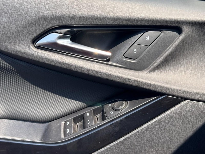 Chevrolet Equinox Vehicle Image 22
