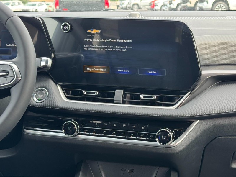Chevrolet Equinox Vehicle Image 09