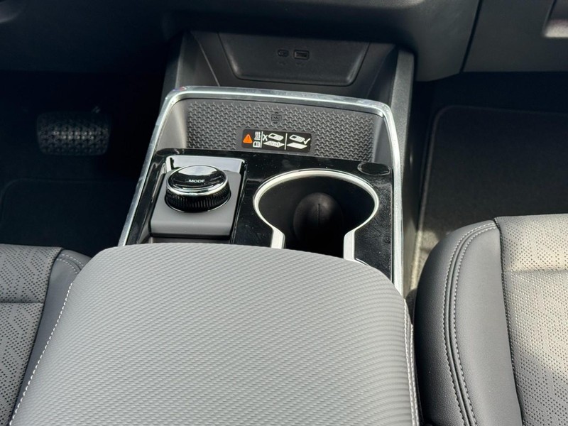 Chevrolet Equinox Vehicle Image 10