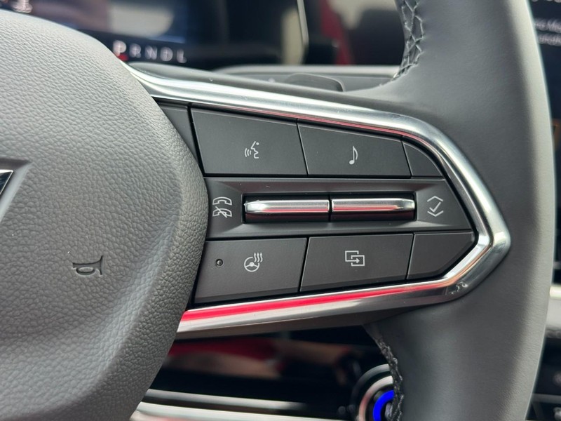 Chevrolet Equinox Vehicle Image 12