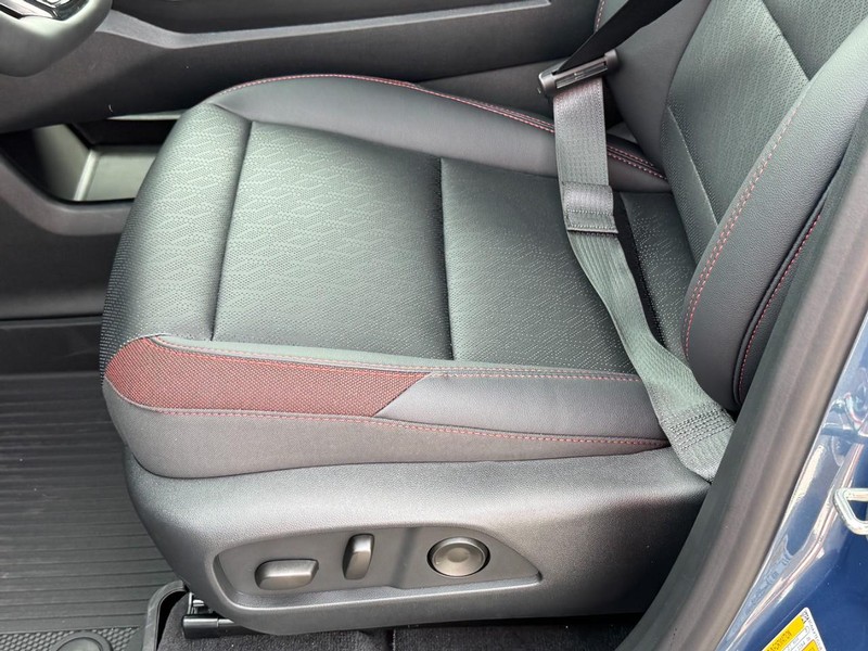 Chevrolet Equinox Vehicle Image 15