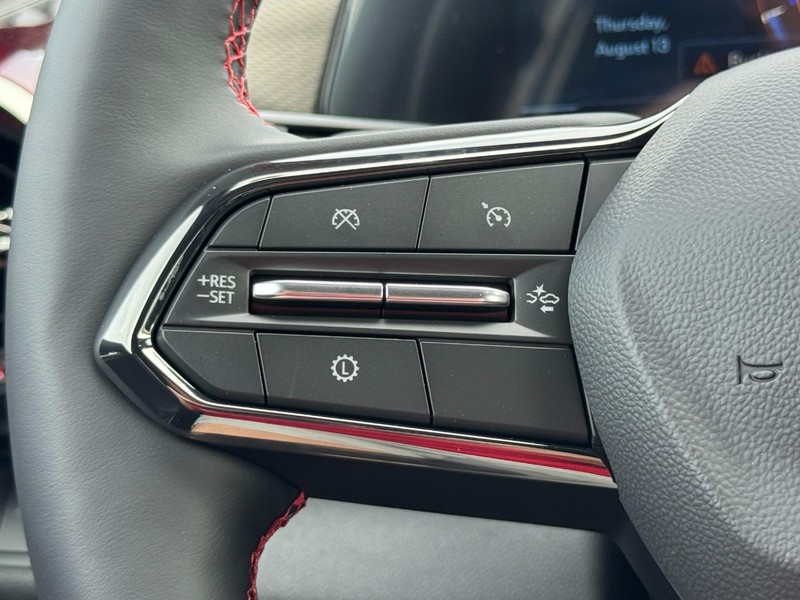 Chevrolet Equinox Vehicle Image 11