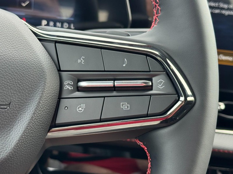Chevrolet Equinox Vehicle Image 12