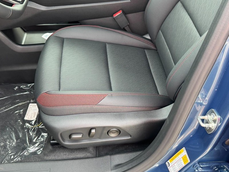 Chevrolet Equinox Vehicle Image 15