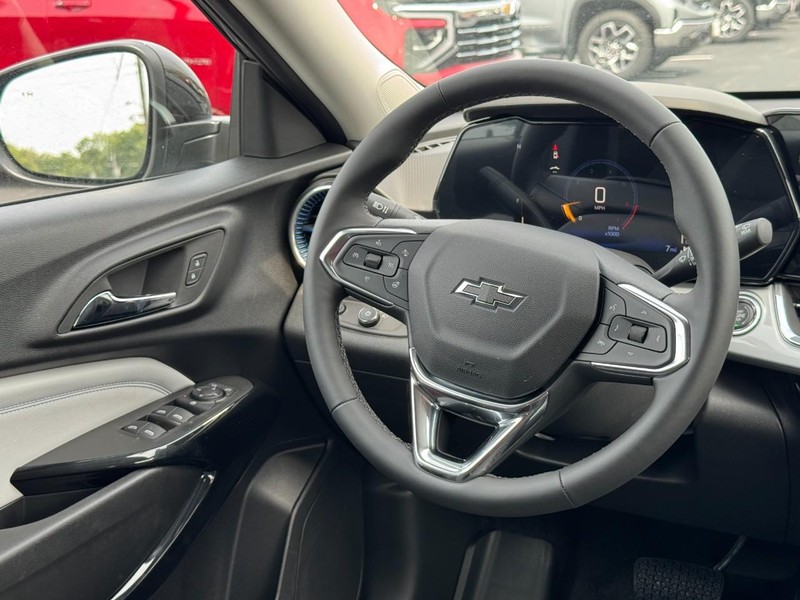Chevrolet Trax Vehicle Image 08