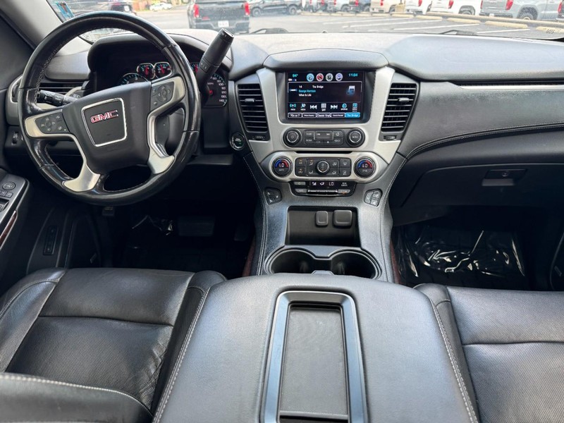 GMC Yukon Vehicle Image 13