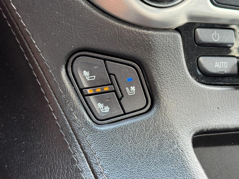 GMC Yukon Vehicle Image 23