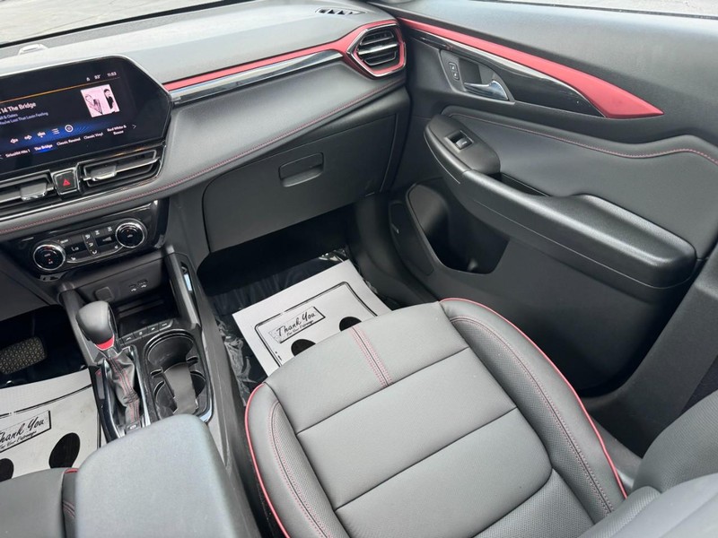 Chevrolet TrailBlazer Vehicle Image 16