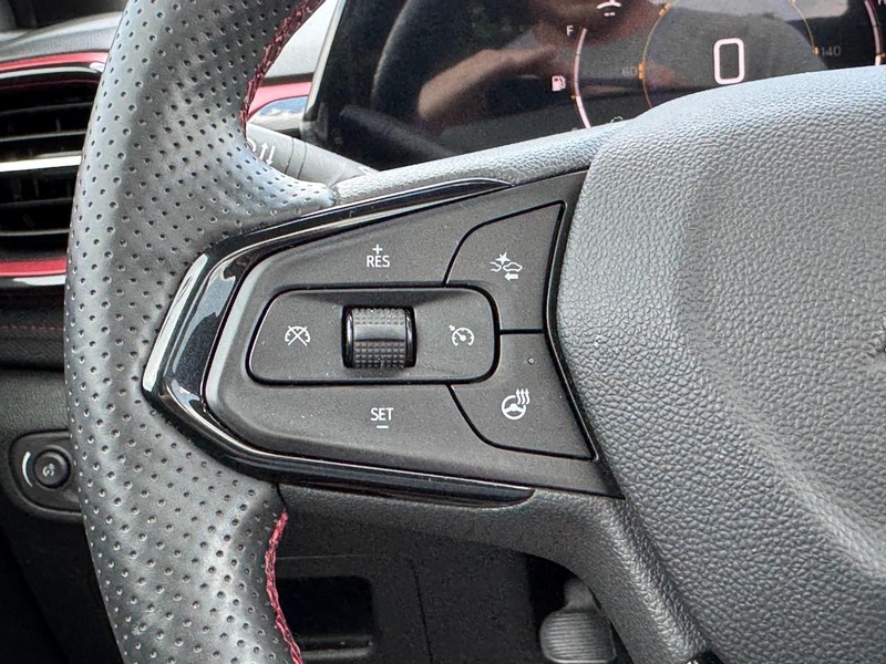 Chevrolet TrailBlazer Vehicle Image 17