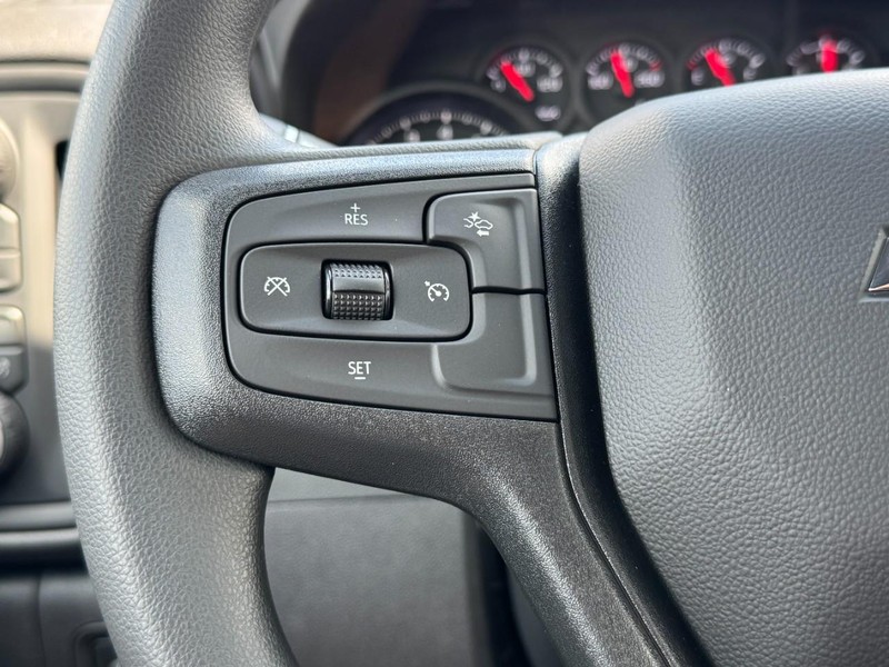 Chevrolet Silverado 1500 Vehicle Image 11
