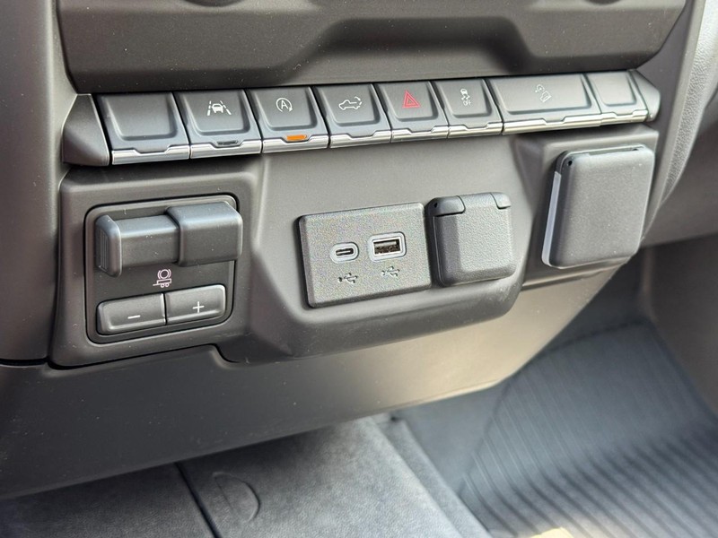 Chevrolet Silverado 1500 Vehicle Image 12