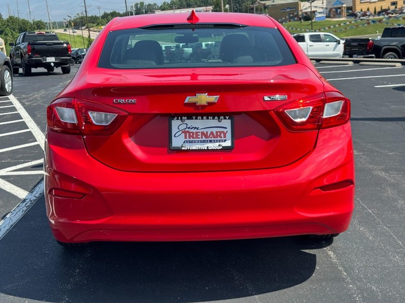 Chevrolet Cruze Vehicle Full-screen Gallery Image 04