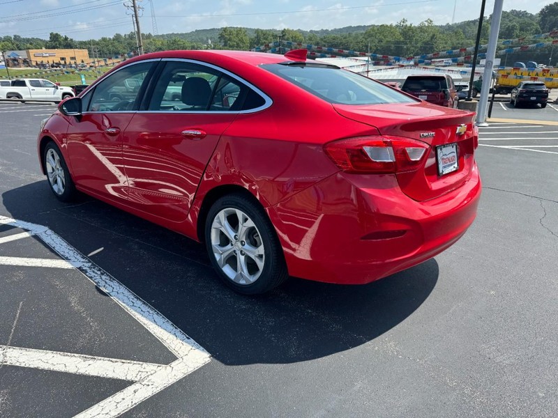 Chevrolet Cruze Vehicle Full-screen Gallery Image 05