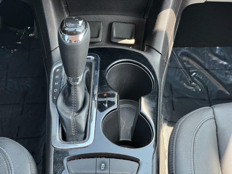 Chevrolet Cruze Vehicle Full-screen Gallery Image 12