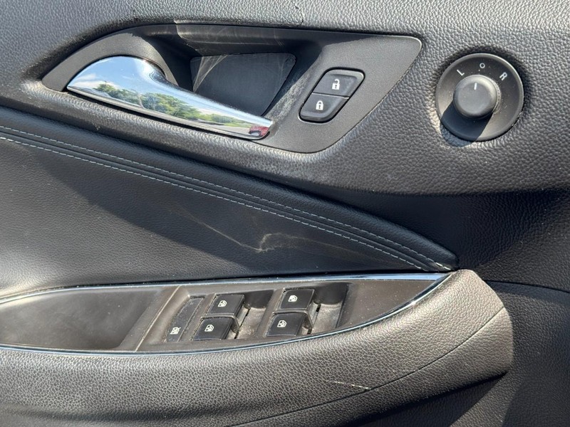 Chevrolet Cruze Vehicle Full-screen Gallery Image 19