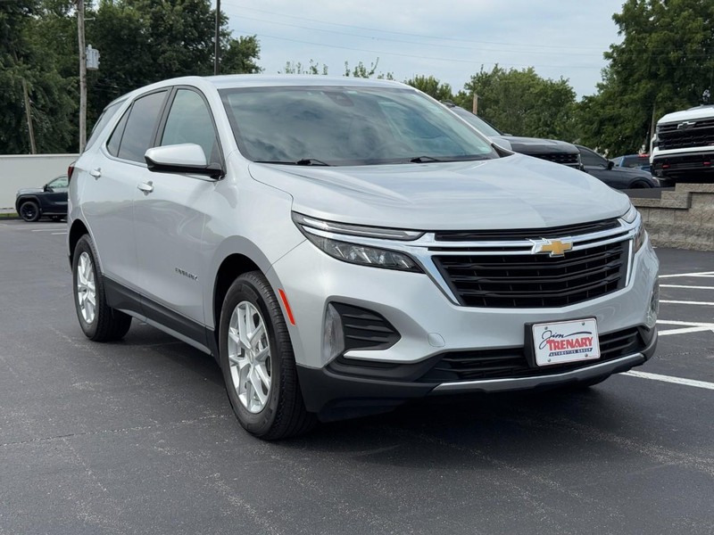 Chevrolet Equinox Vehicle Full-screen Gallery Image 02