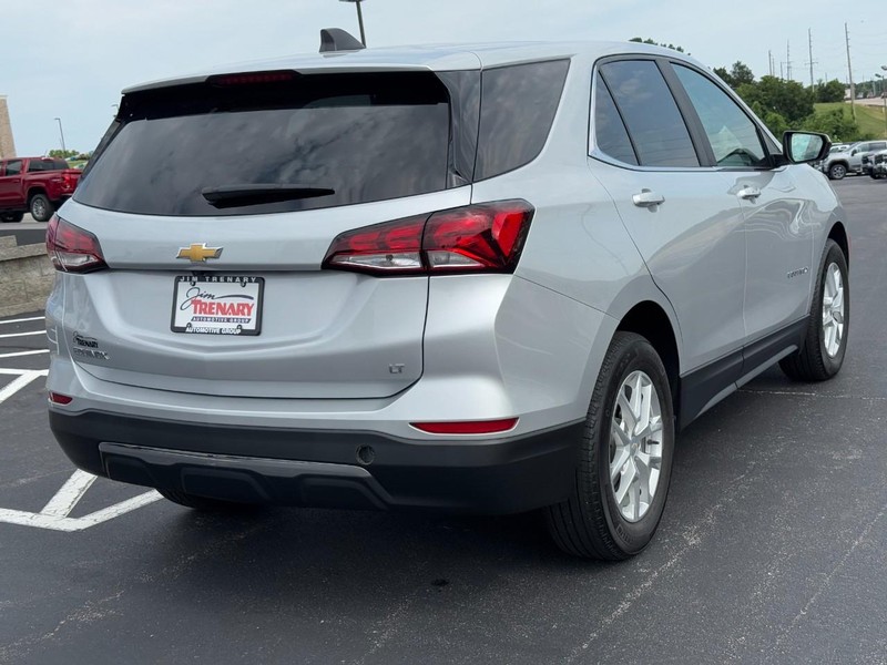 Chevrolet Equinox Vehicle Full-screen Gallery Image 03