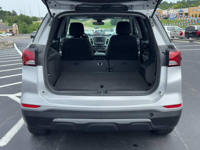 Chevrolet Equinox Vehicle Full-screen Gallery Image 05