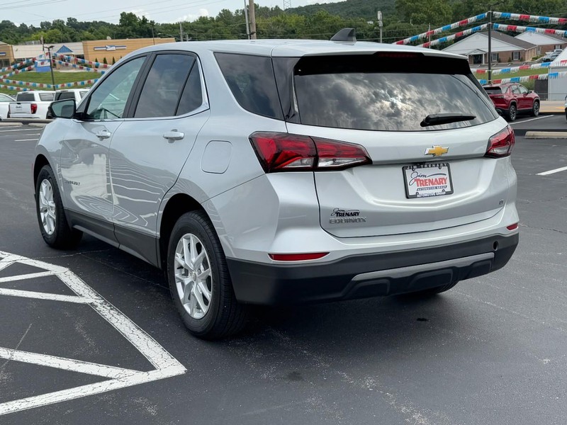 Chevrolet Equinox Vehicle Full-screen Gallery Image 06