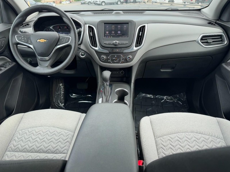Chevrolet Equinox Vehicle Full-screen Gallery Image 11