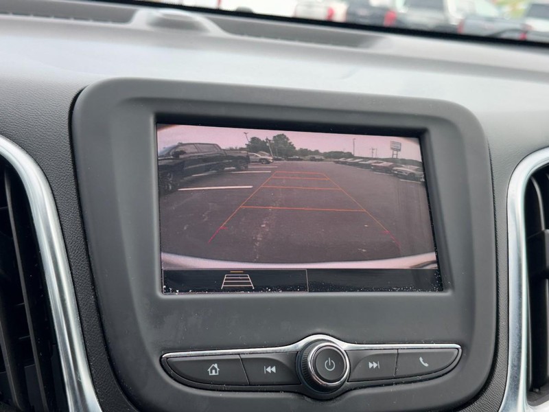 Chevrolet Equinox Vehicle Full-screen Gallery Image 20