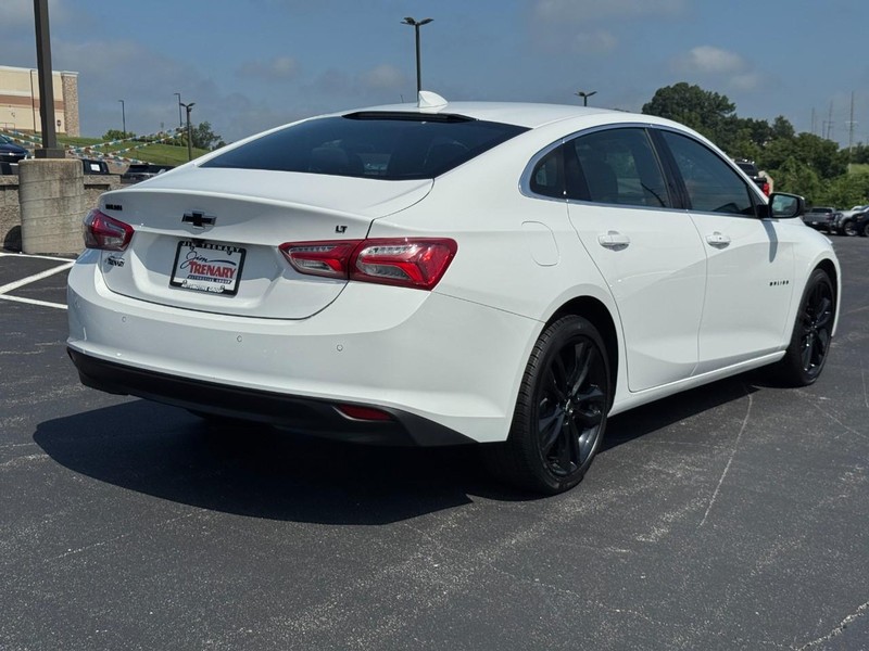 Chevrolet Malibu Vehicle Image 03