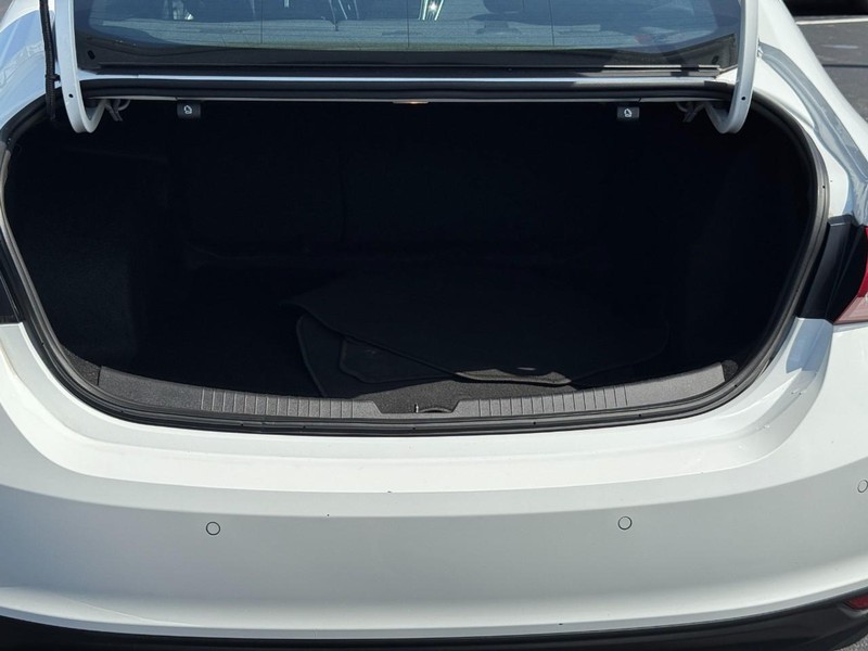 Chevrolet Malibu Vehicle Image 04