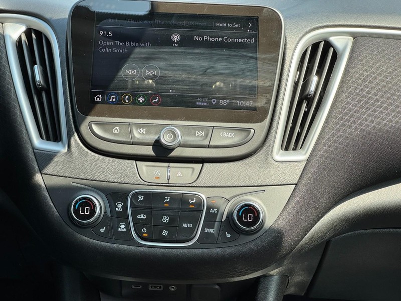Chevrolet Malibu Vehicle Image 13