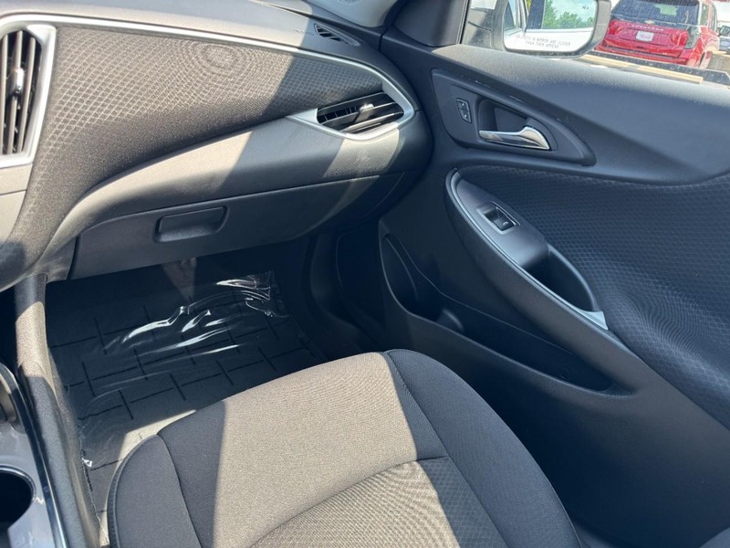 Chevrolet Malibu Vehicle Image 15