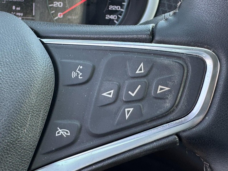 Chevrolet Malibu Vehicle Image 18
