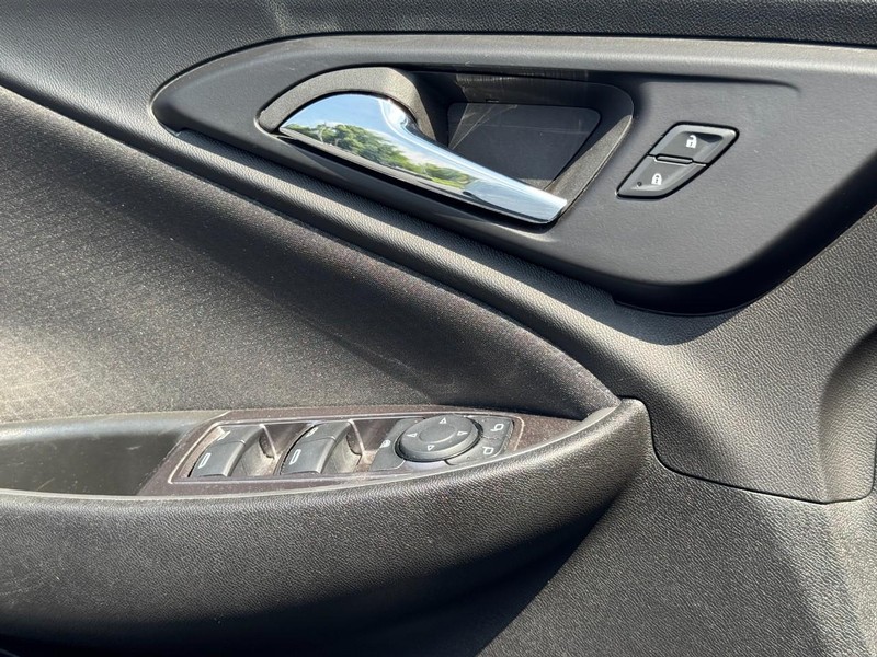 Chevrolet Malibu Vehicle Image 22