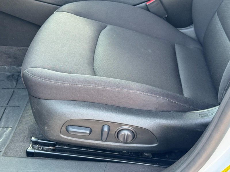 Chevrolet Malibu Vehicle Image 23